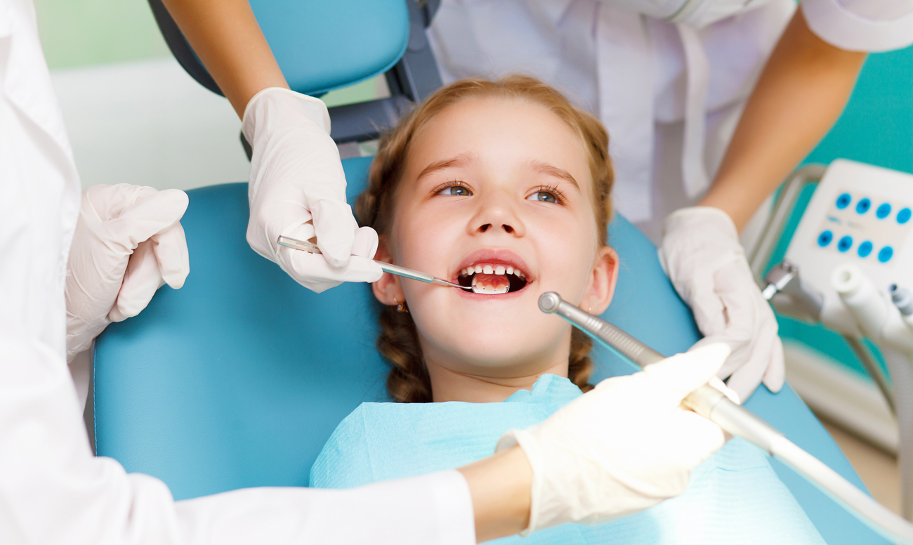 Во сколько обходится лечение детских зубов?