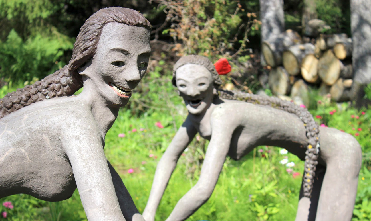 Ужасный сад. Парк бетонных скульптур в Финляндии. Финляндия музей бетонные статуи с зубами. Музей скульптур Финляндия.