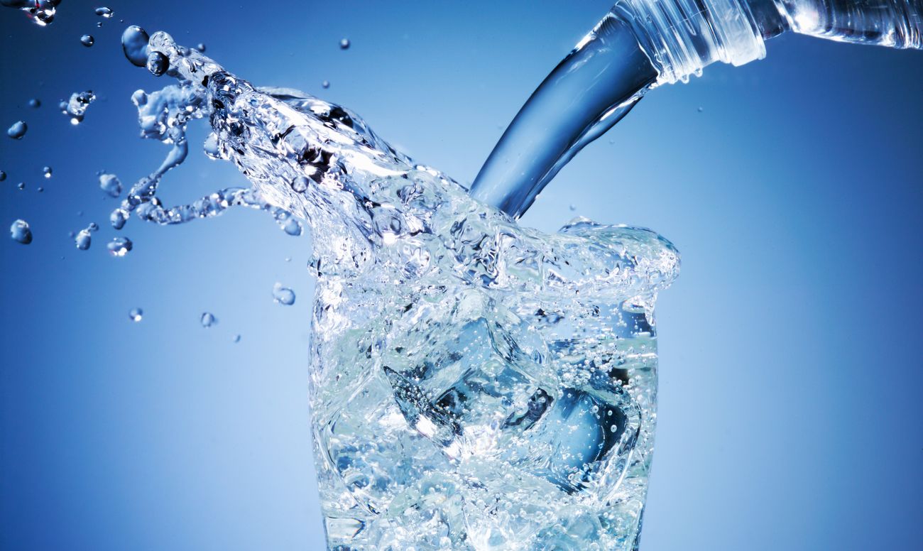 Газированная минеральная вода может навредить зубам?
