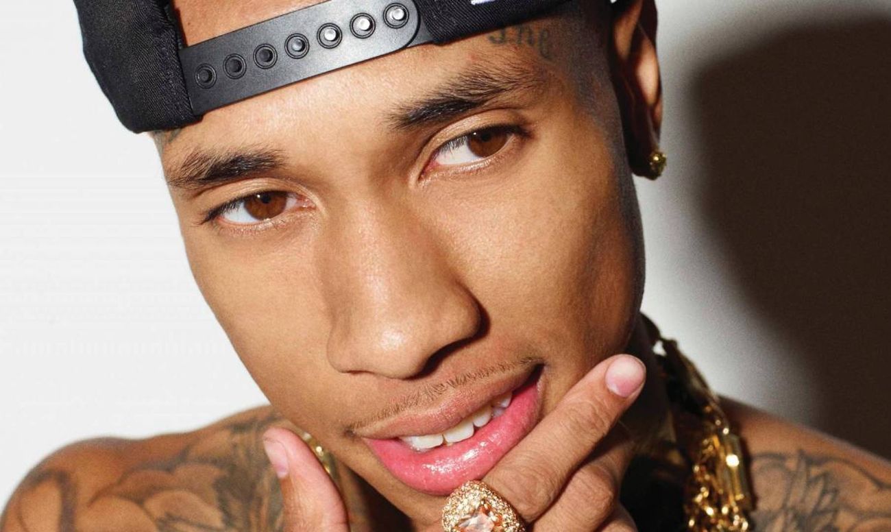 Tyga установил на зубы гриллсы