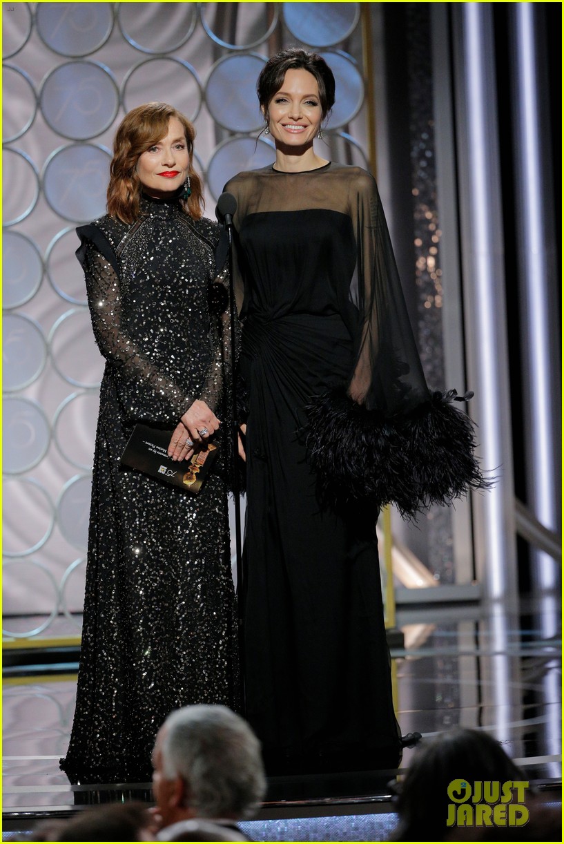 angelina-jolie-isabelle-huppert-golden-globes-2018-01.jpg