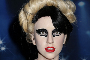 Леди Гага теперь без зубов