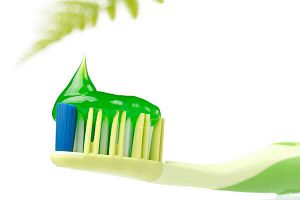 Натуральные компоненты в зубных пастах