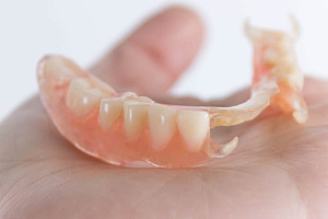 Протезы при частичном отсутствии зубов